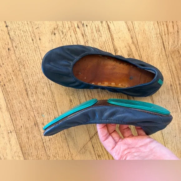 Tieks 100% leather California navy ballet flats teal sole foldable - Picture 3 of 16